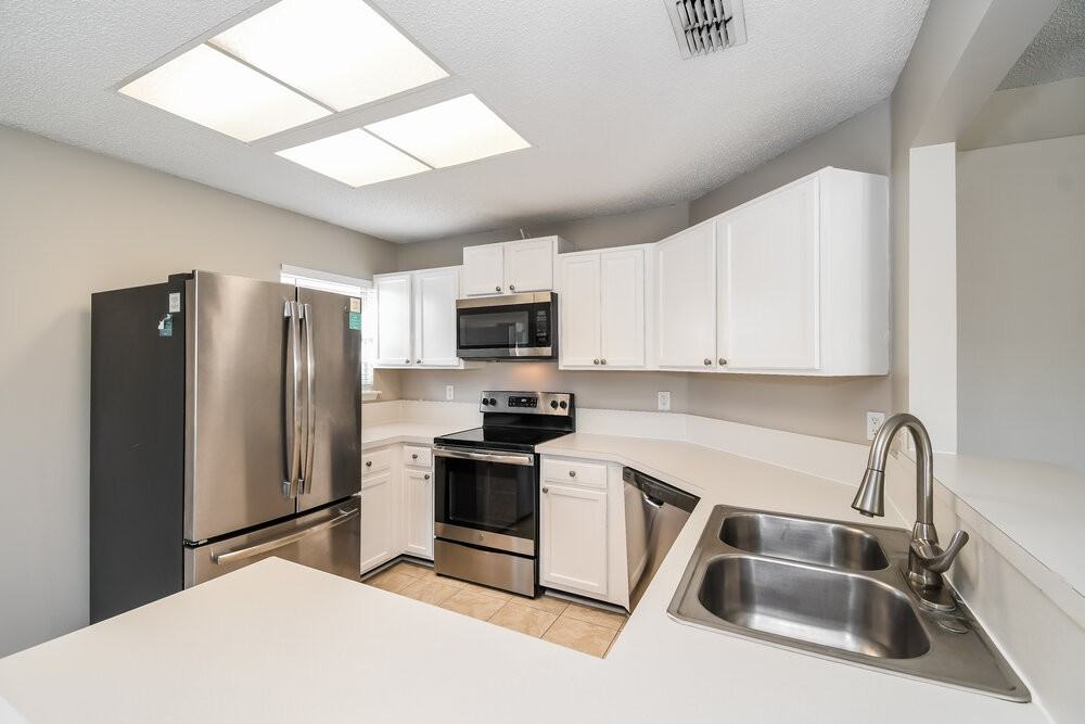 2936 Waters View Cir - Photo 7 of 16