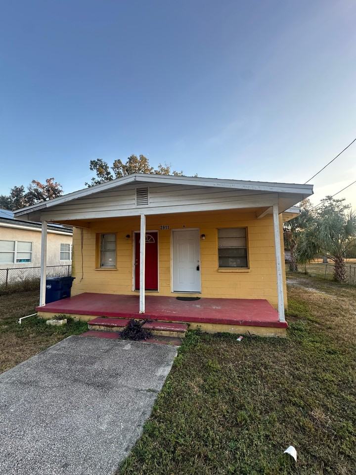 2911 E 33rd Ave #A - Photo 2 of 19