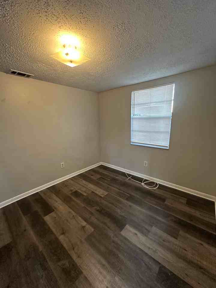 2911 E 33rd Ave #A - Photo 3 of 19