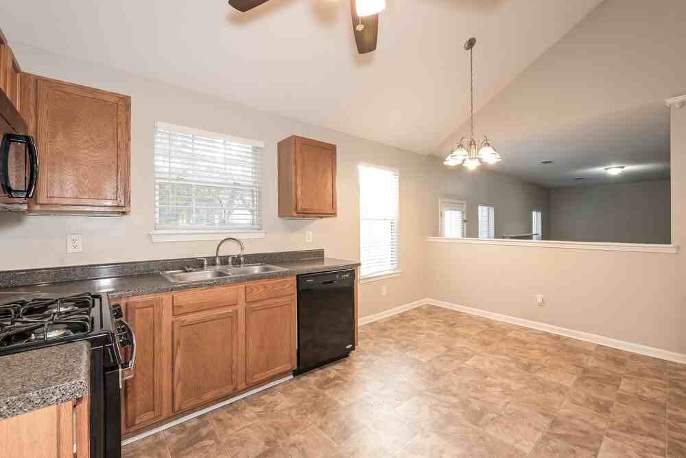 4350 Millenium View Ct - Photo 7 of 17