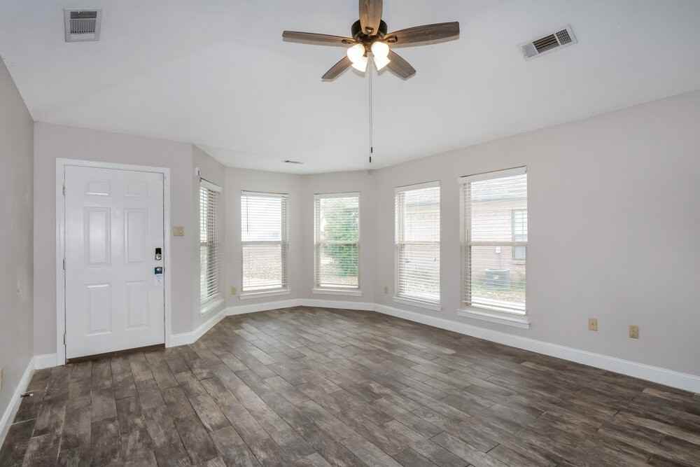 9923 Adina Cove - Photo 4 of 16