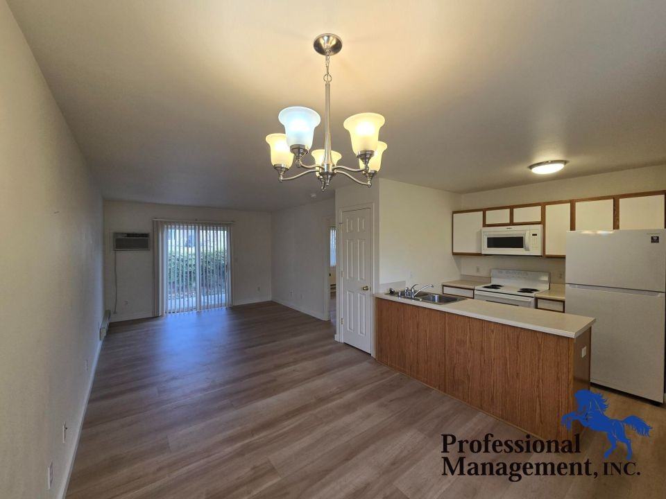 3825 Avenue B #17 - Photo 4 of 9
