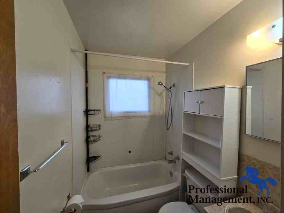 43 Adams St - Photo 7 of 8