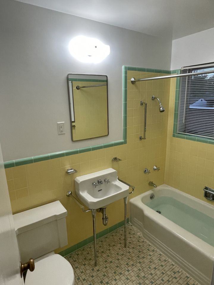 421 5th St W - Photo 3 of 6