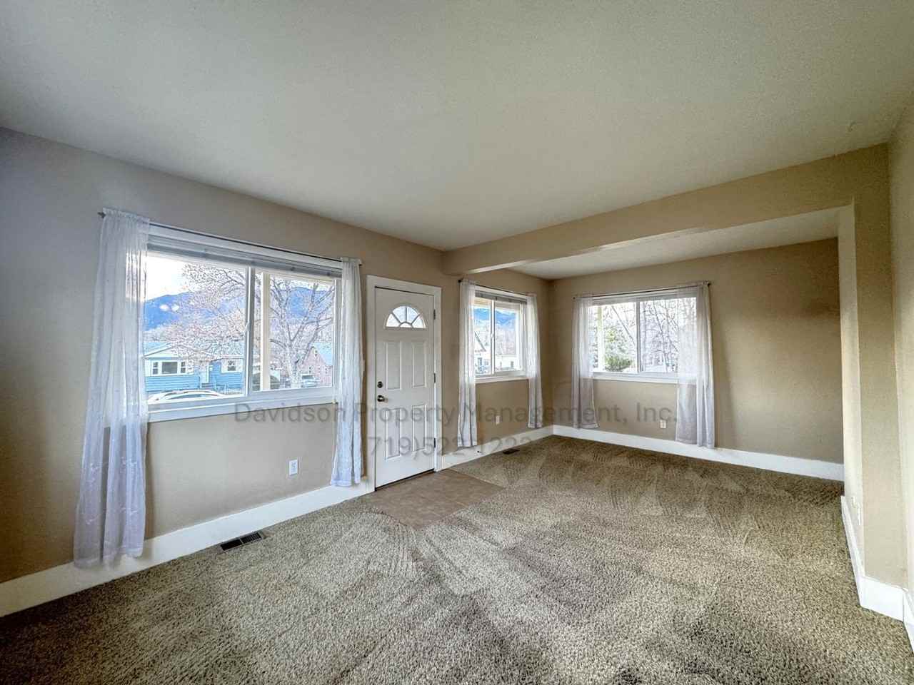 2206 W Platte Ave - Photo 3 of 28