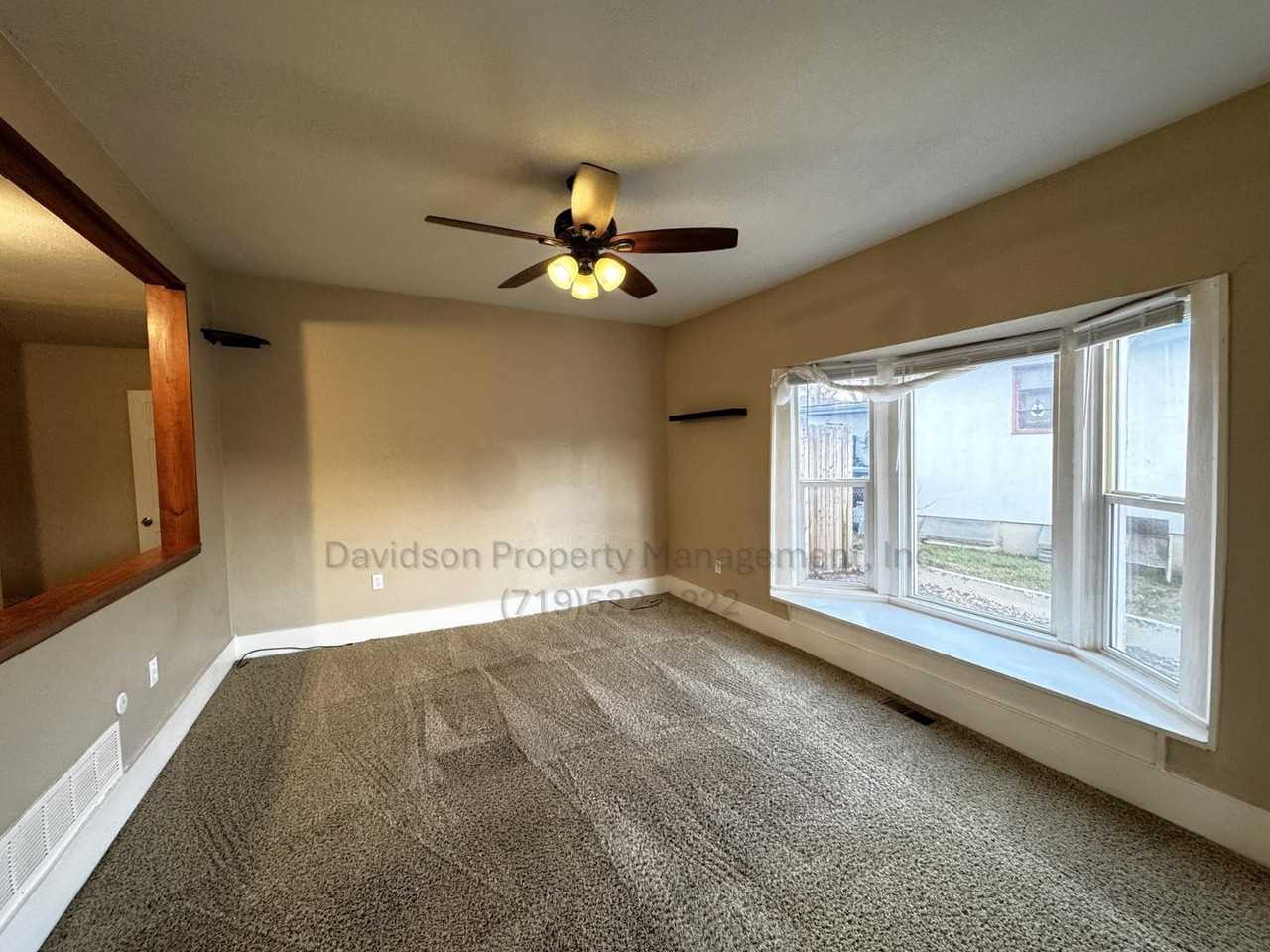 2206 W Platte Ave - Photo 5 of 28