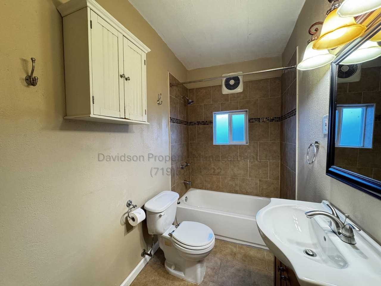2206 W Platte Ave - Photo 6 of 28