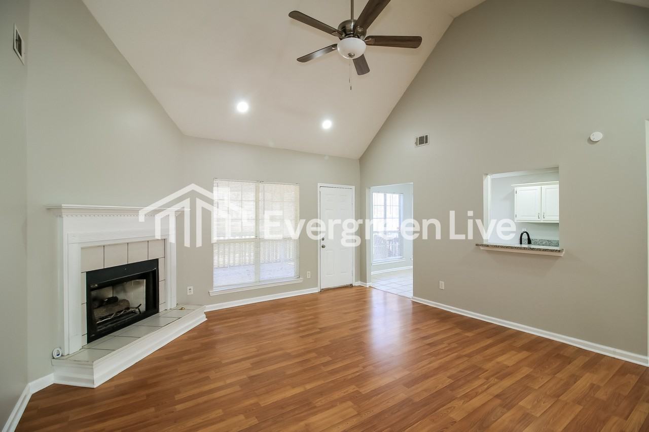 365 Wynbrook Dr - Photo 4 of 15