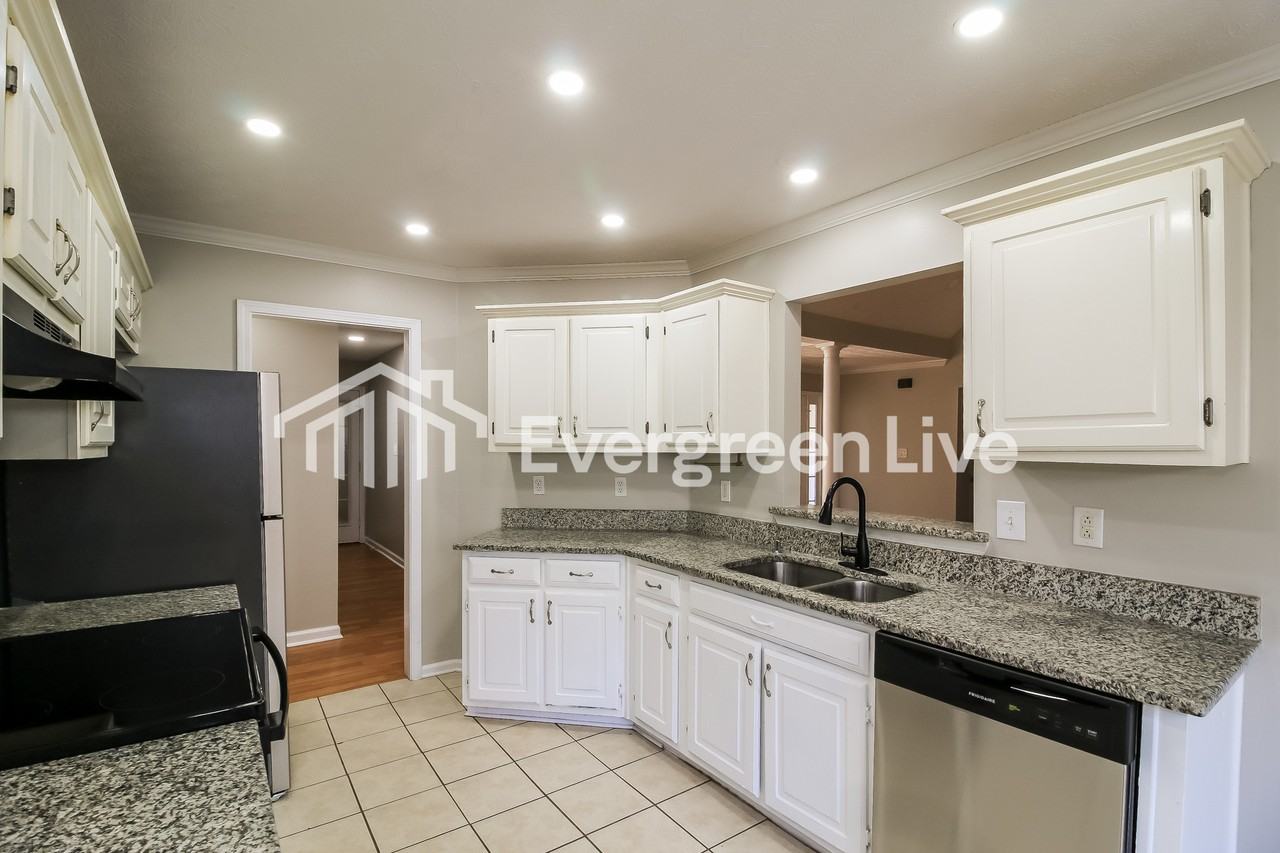 365 Wynbrook Dr - Photo 7 of 15