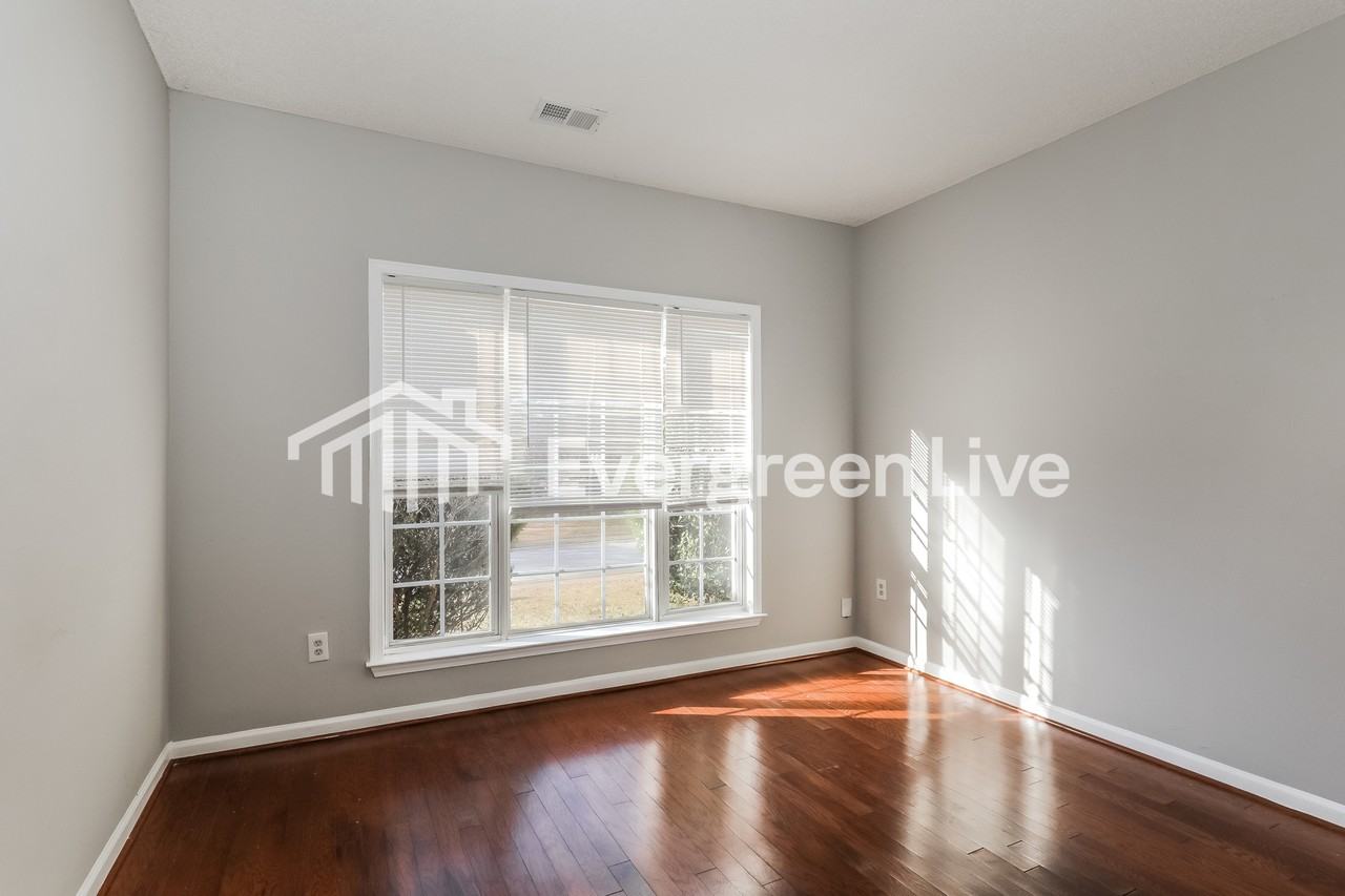 185 Argonne Dr - Photo 5 of 16