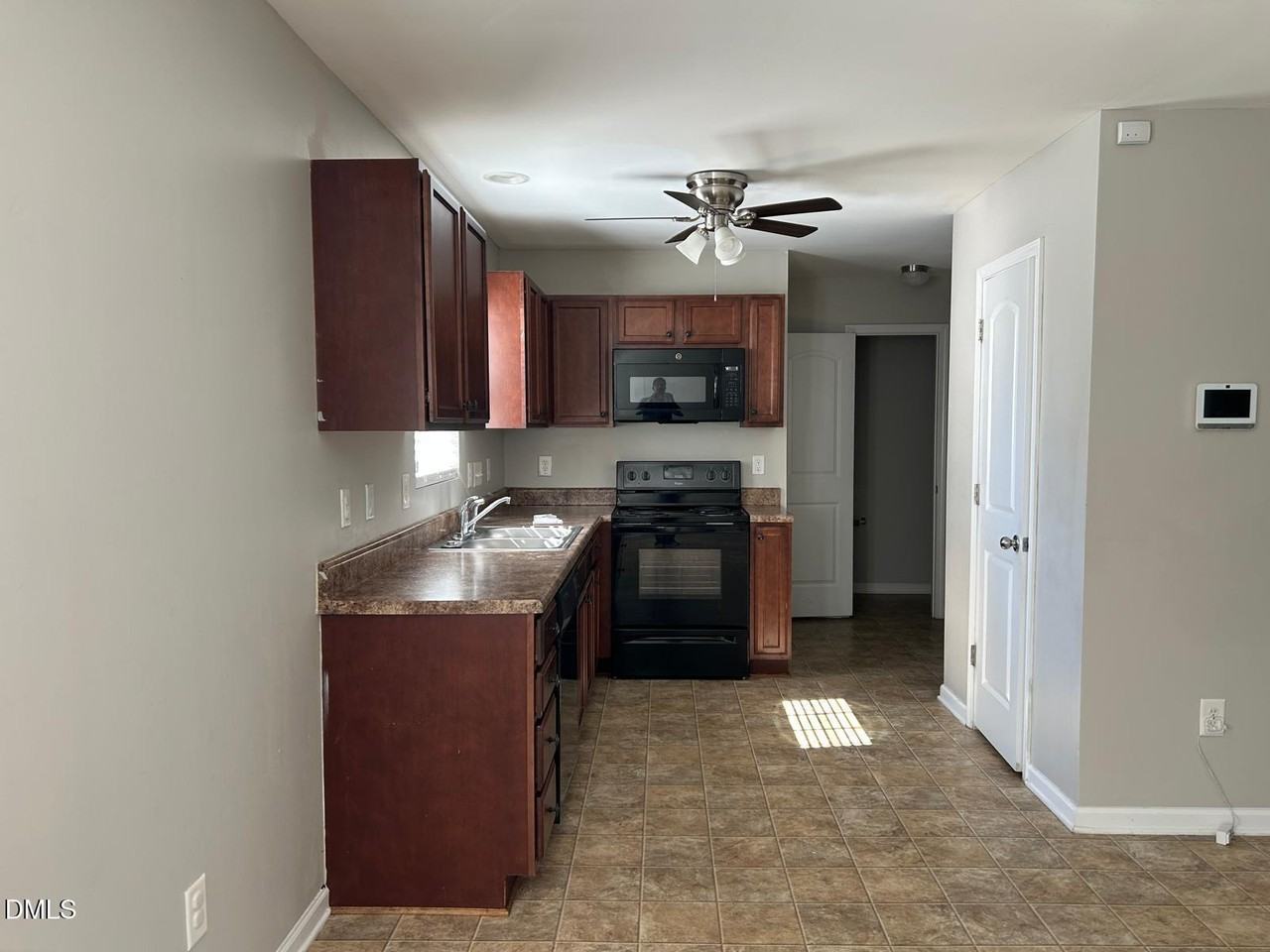 1524 Ricochet Dr - Photo 2 of 17