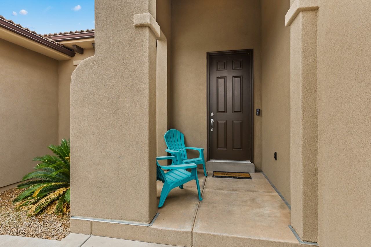 264 E Calgary Dr - Photo 2 of 25