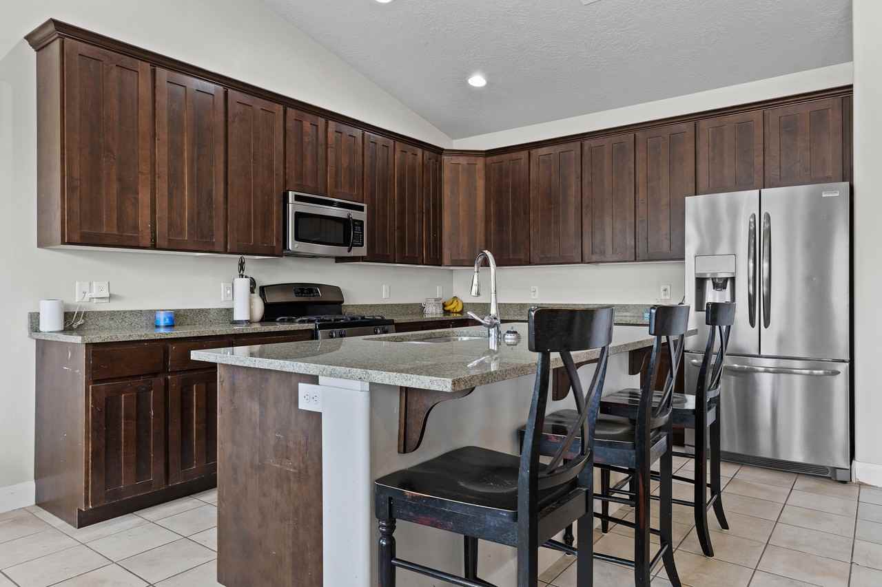 264 E Calgary Dr - Photo 7 of 25