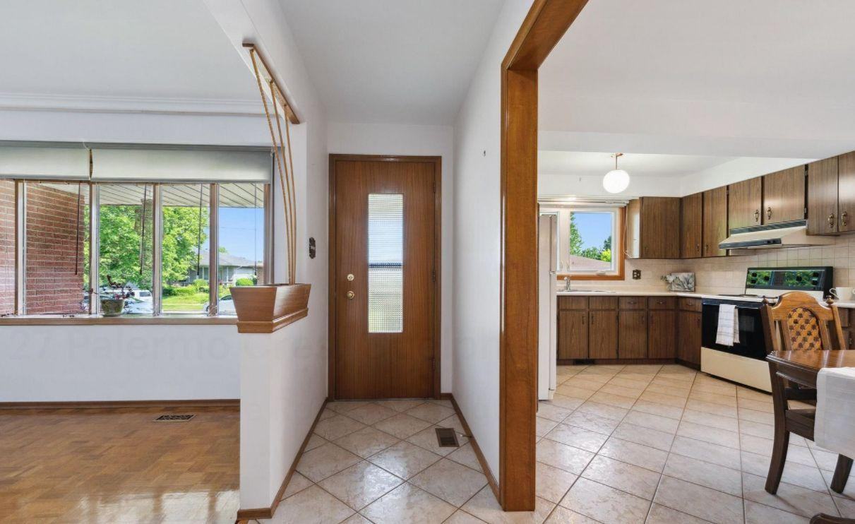 27 Palermo Cres - Photo 2 of 29