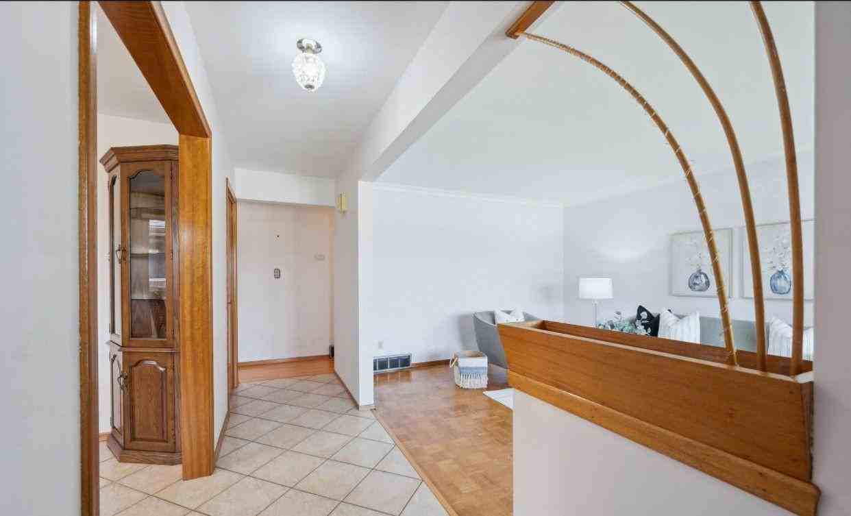 27 Palermo Cres - Photo 3 of 29
