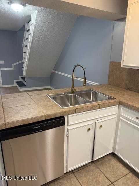 2432 River Oaks Blvd - Photo 2 of 18