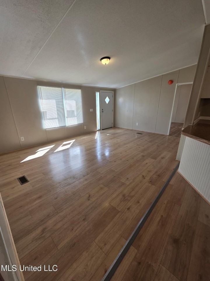 19355 North Shaw Road - Photo 2 of 23