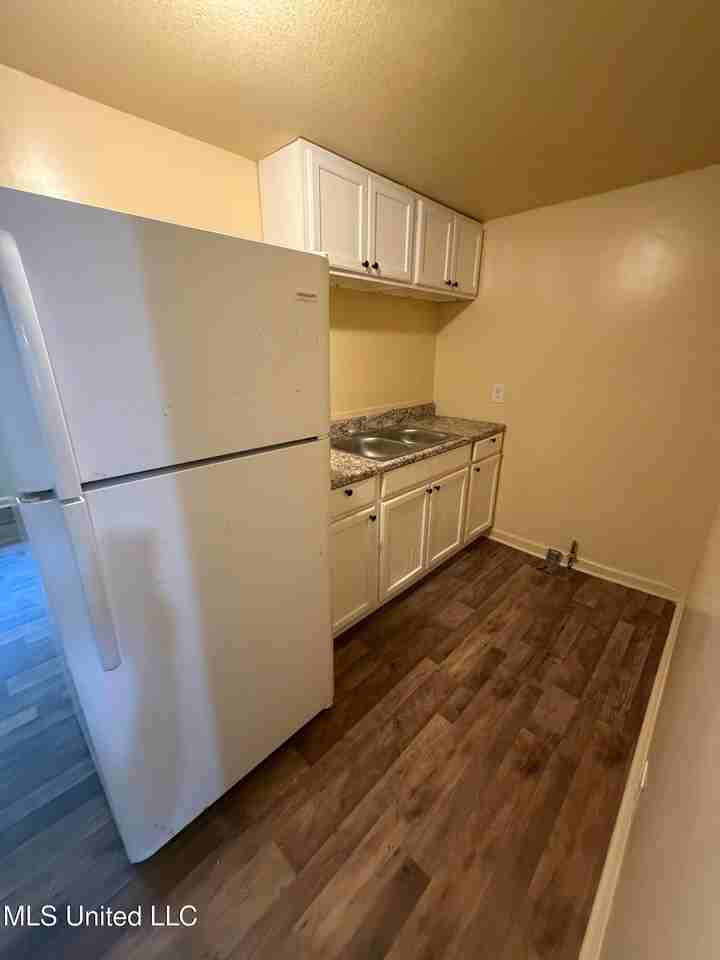 4519 Peach St - Photo 7 of 9