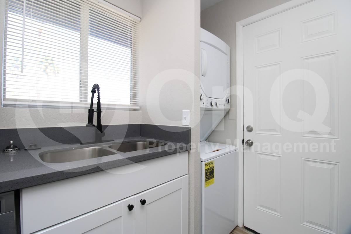 2109 W Hayward Ave #2 - Photo 3 of 10