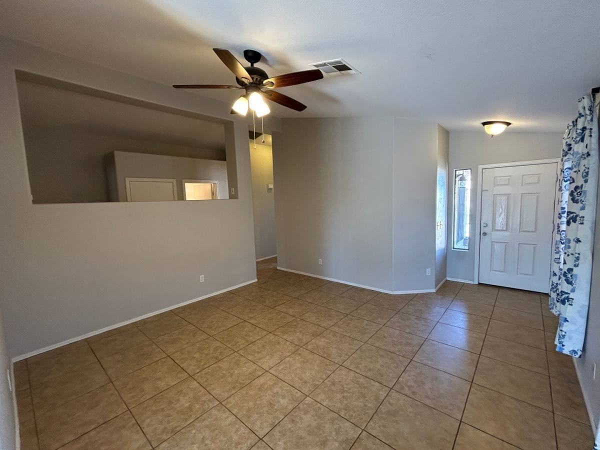 15011 West Redfield Road - Photo 4 of 10