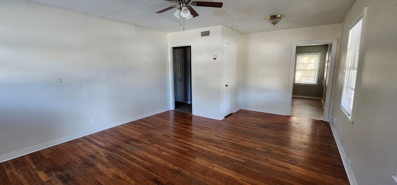117 Austin Street - Photo 2 of 13