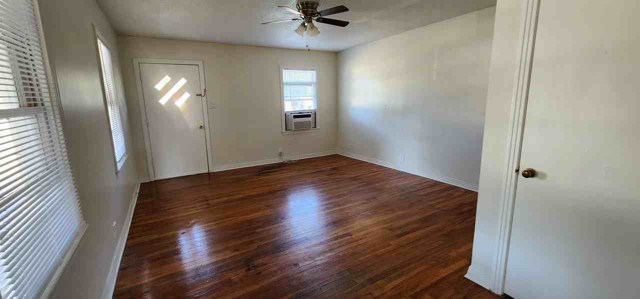 117 Austin Street - Photo 3 of 13