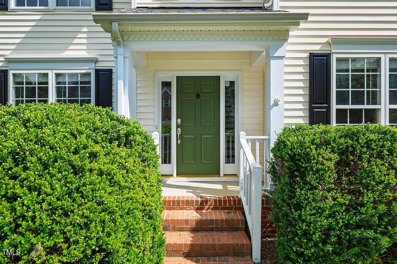 200 Worsham Dr - Photo 4 of 26