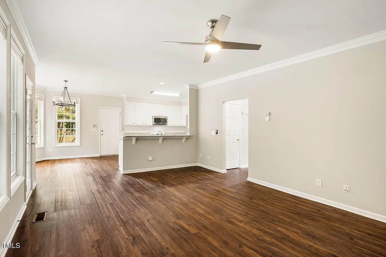 200 Worsham Dr - Photo 6 of 26