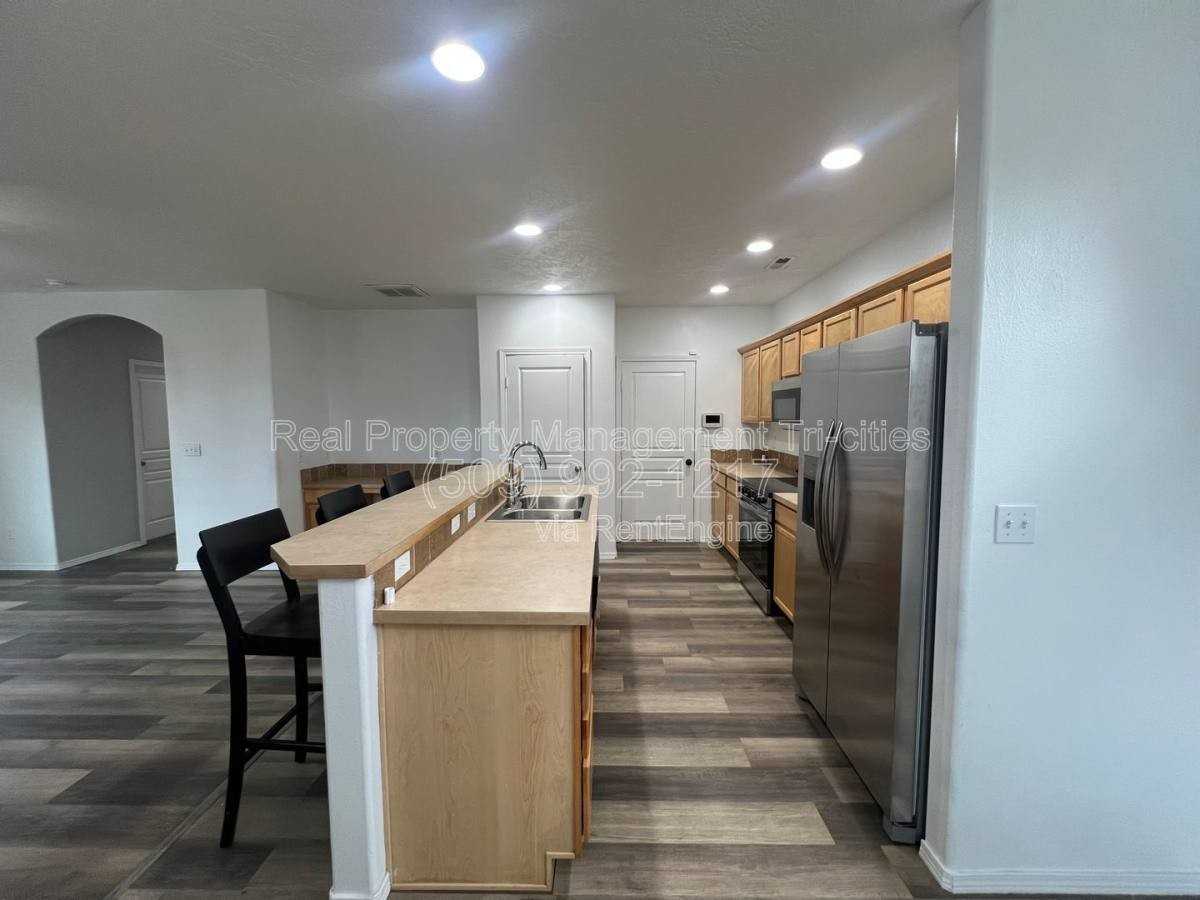 8013 West 5th Avenue - Photo 5 of 10