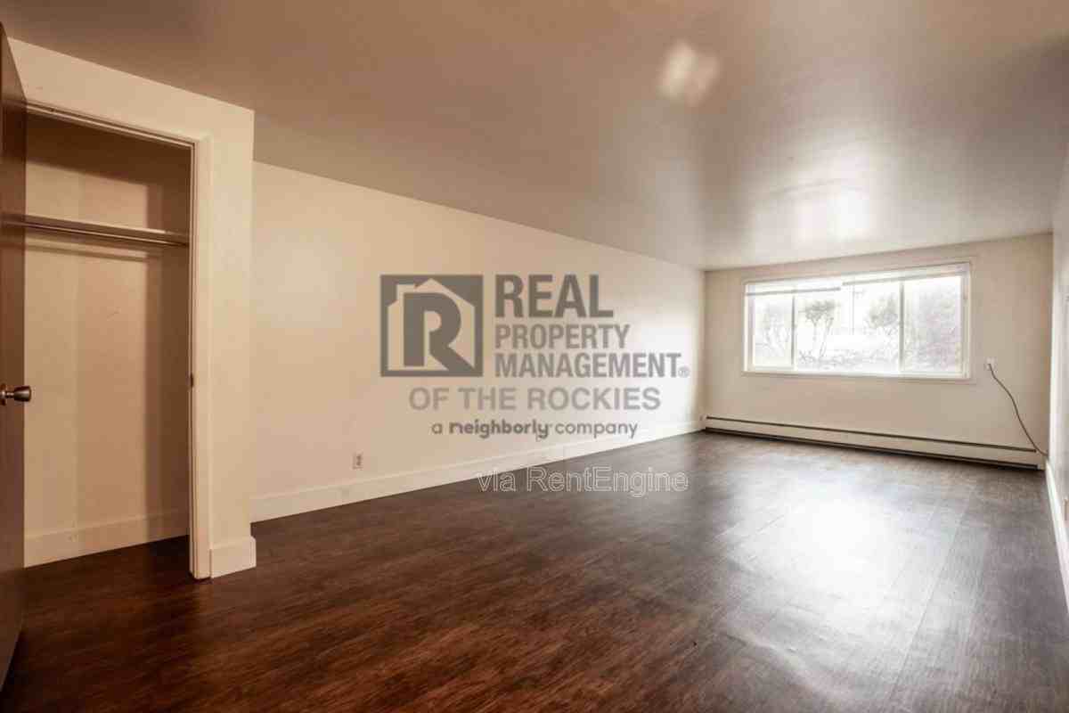 1001 Robertson St #B7 - Photo 5 of 10