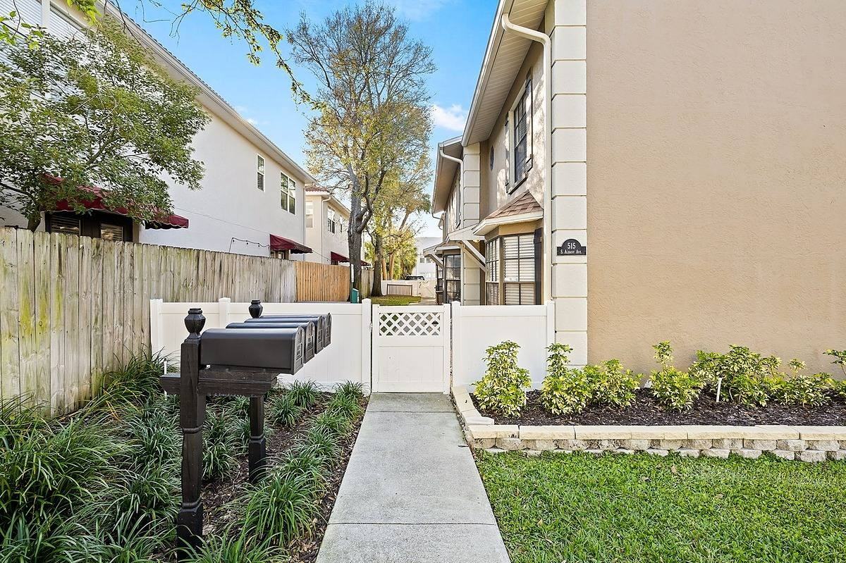 515 South Albany Avenue - Photo 2 of 20