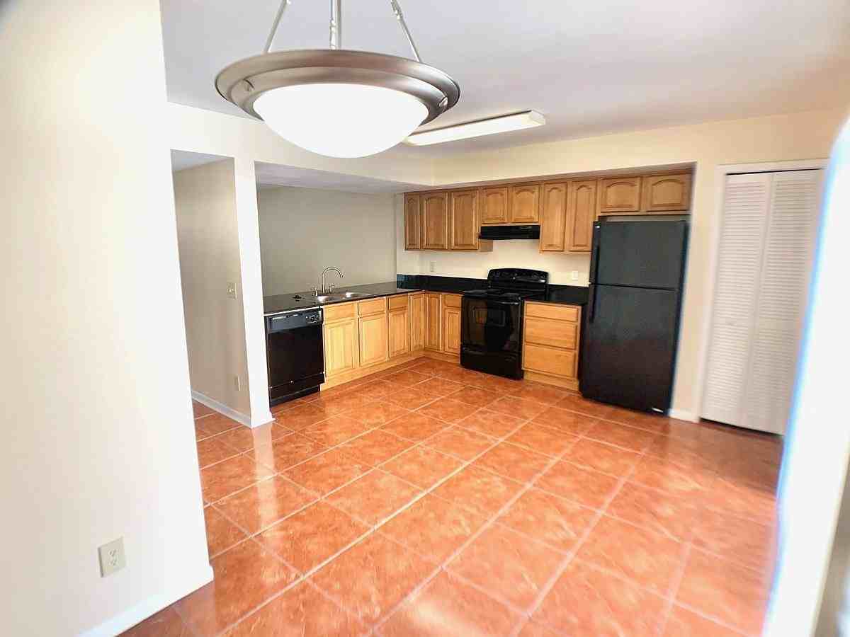 515 South Albany Avenue - Photo 7 of 20