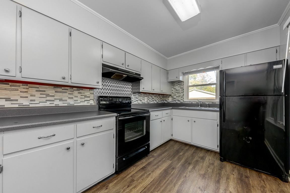 1009 Park Drive - Photo 3 of 28
