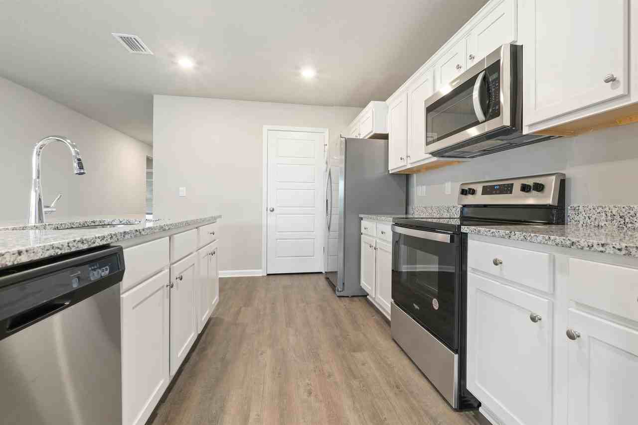 2535 Arbordale Loop - Photo 6 of 20