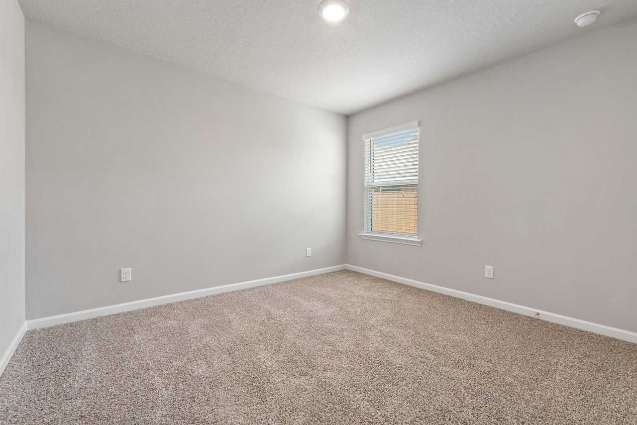 2535 Arbordale Loop - Photo 4 of 20