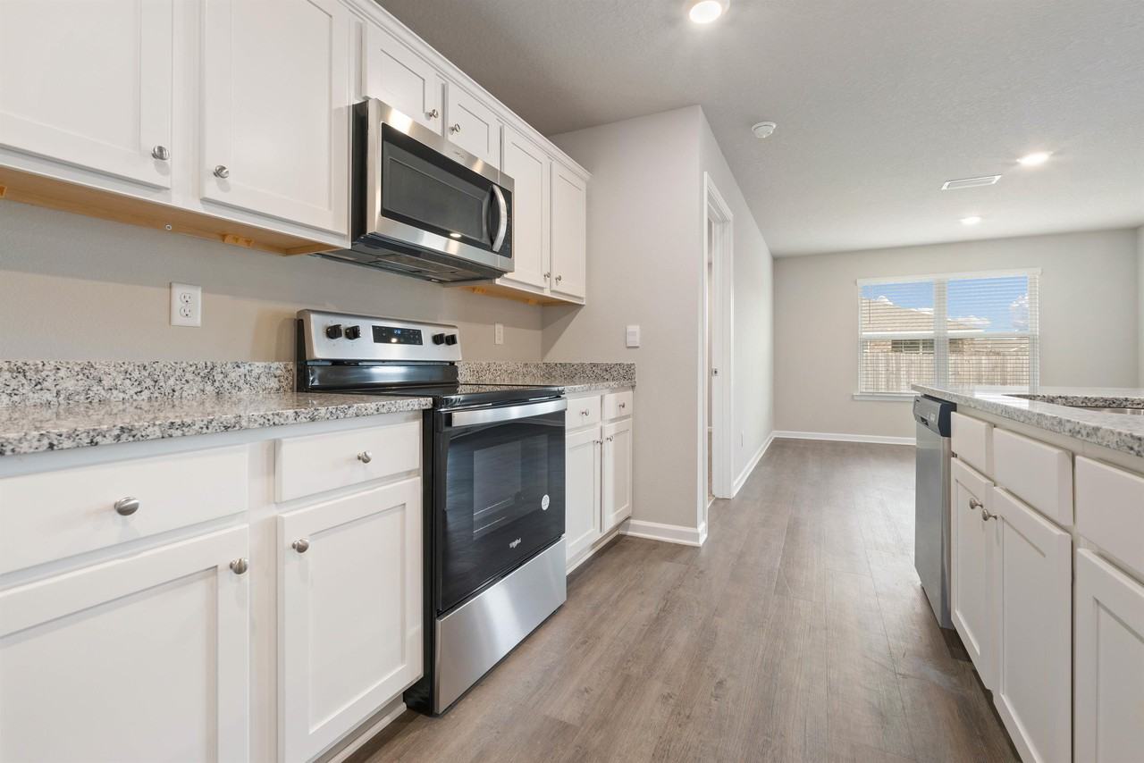 2535 Arbordale Loop - Photo 4 of 20