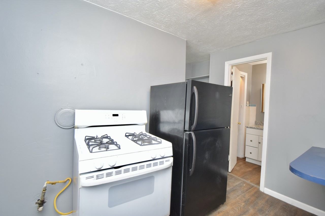 64 Gorman Ln #B - Photo 6 of 18