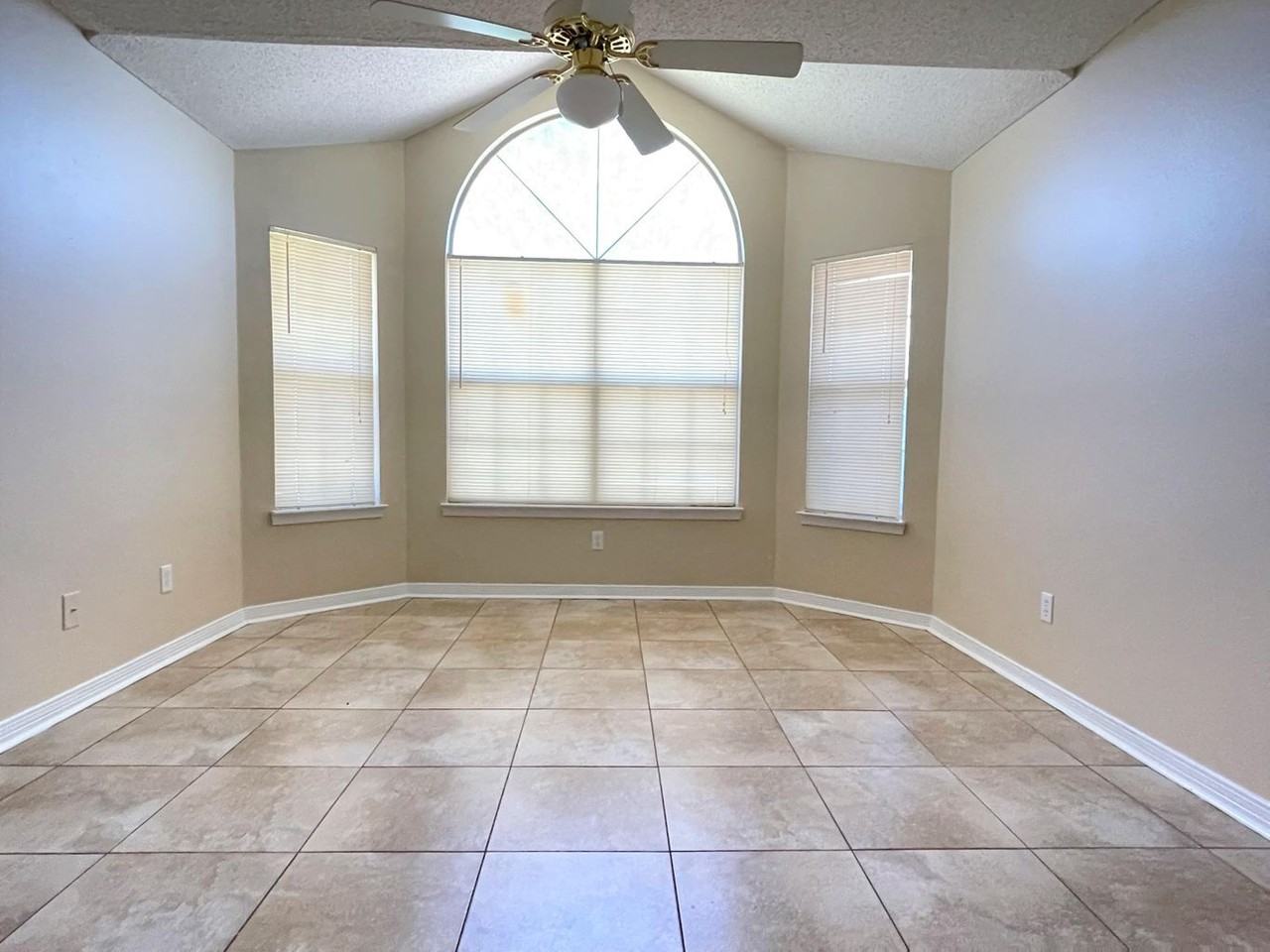 903 Piedmont Pl #1 - Photo 5 of 13