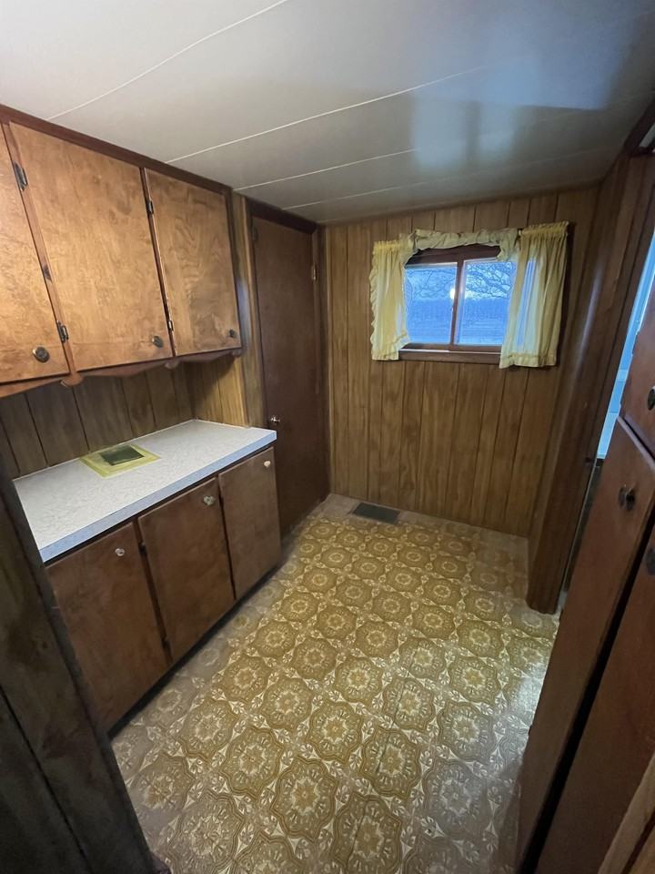 202 Saint Clair Ave Sw #R - Photo 5 of 16