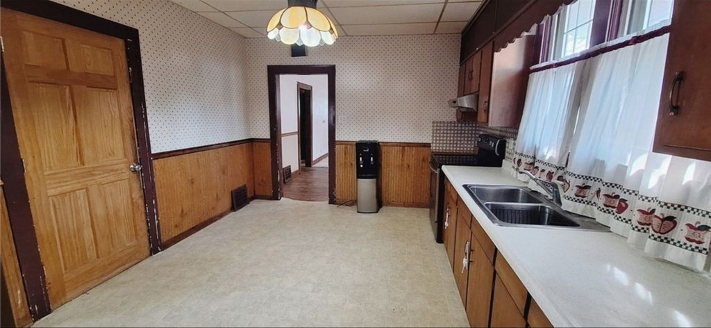 1306 N Franklin St - Photo 3 of 17