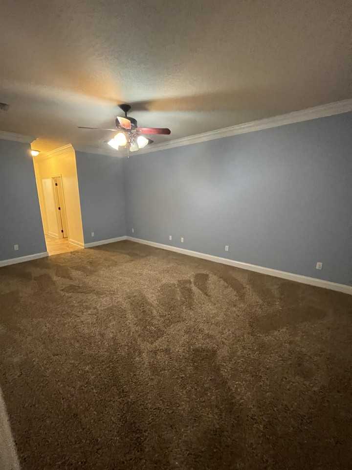 808 Pine Alley St - Photo 5 of 28