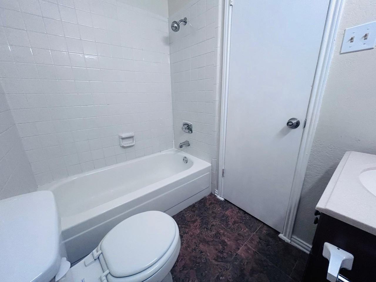 2122 Lazy Ridge Dr - Photo 3 of 26