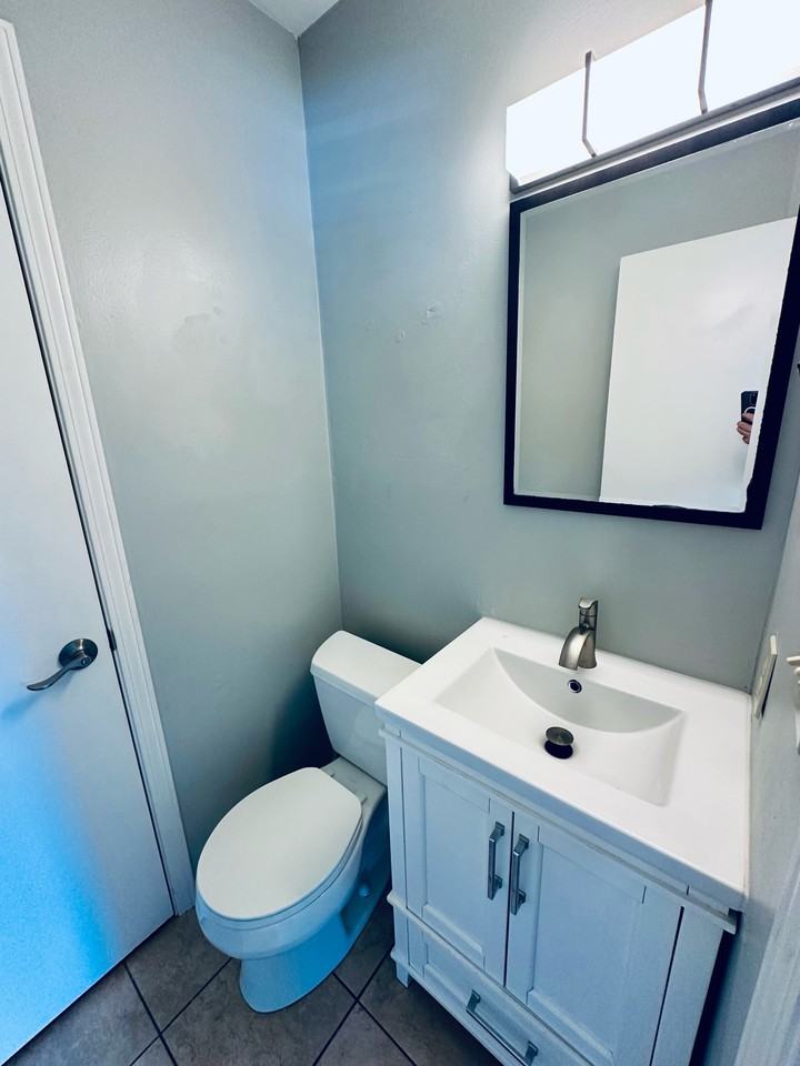 110 5th St #C102 - Photo 4 of 11