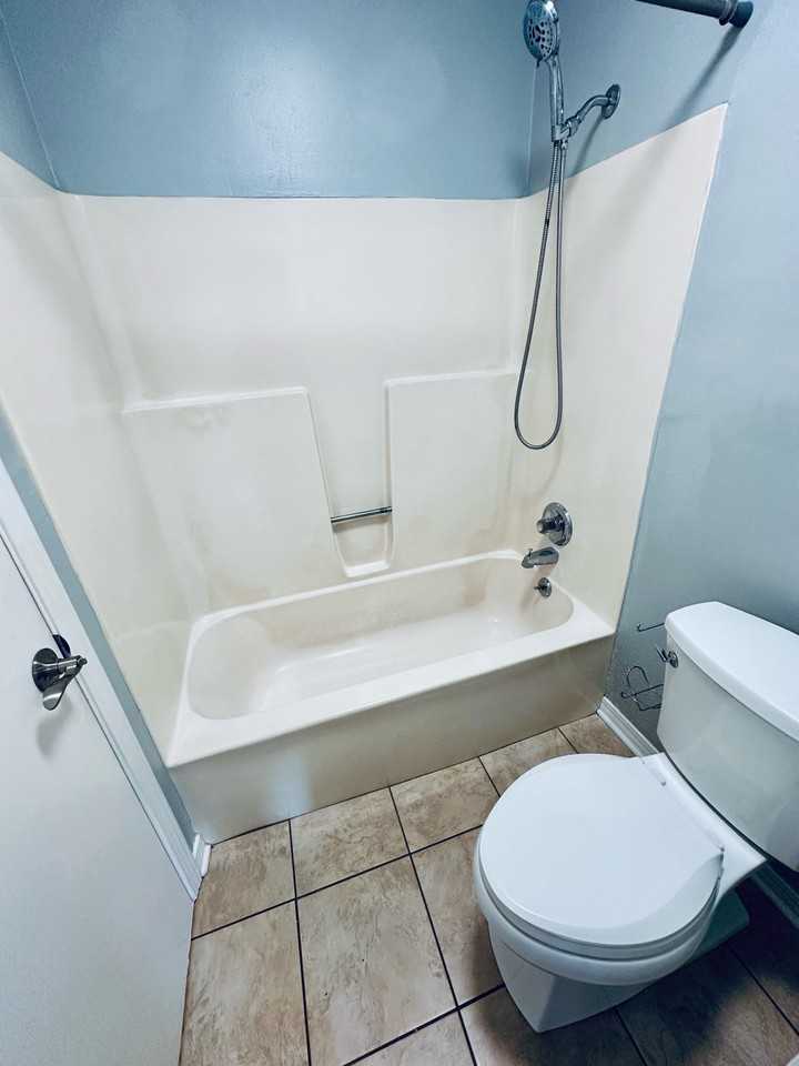 110 5th St #C102 - Photo 3 of 11