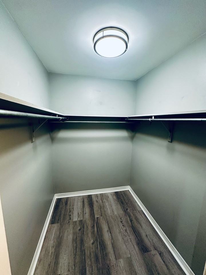 110 5th St #C102 - Photo 5 of 11