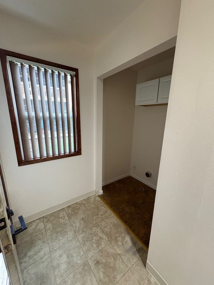 13050 Nw Cornell Rd #E02 - Photo 6 of 12