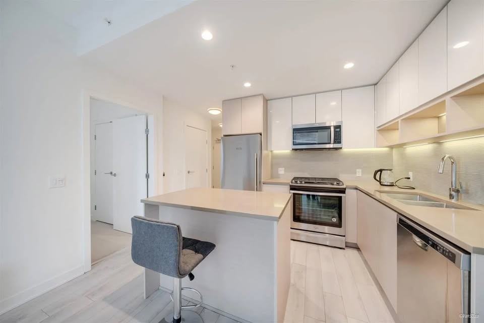 Highland Ct & University Crescent #512A - Photo 2 of 19