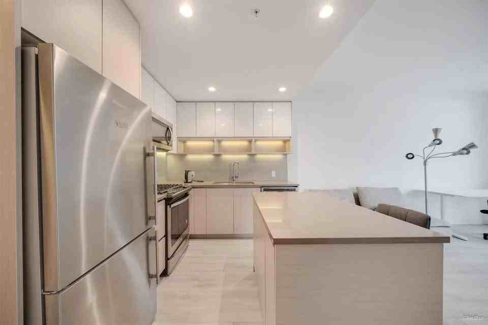 Highland Ct & University Crescent #512A - Photo 5 of 19