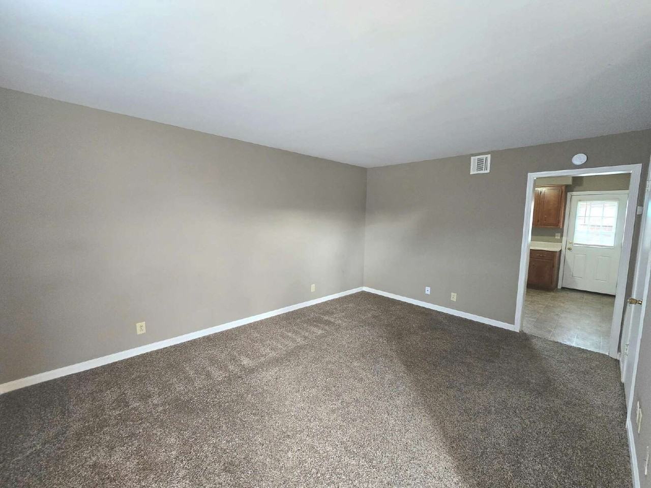 291 Northridge Dr Apt 3 - Photo 2 of 13