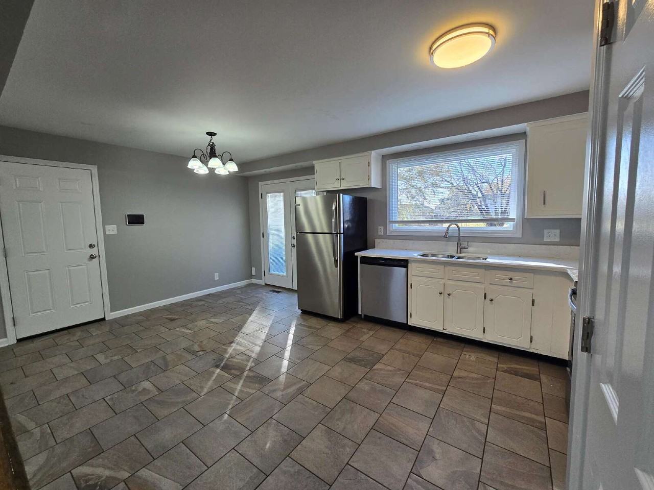 710 Pembrook Pl - Photo 5 of 16